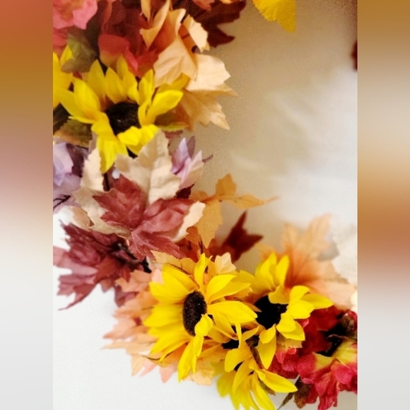Hand Crafted Autumn Wreath Sunflowers and Pinecones - Picture 4 of 5